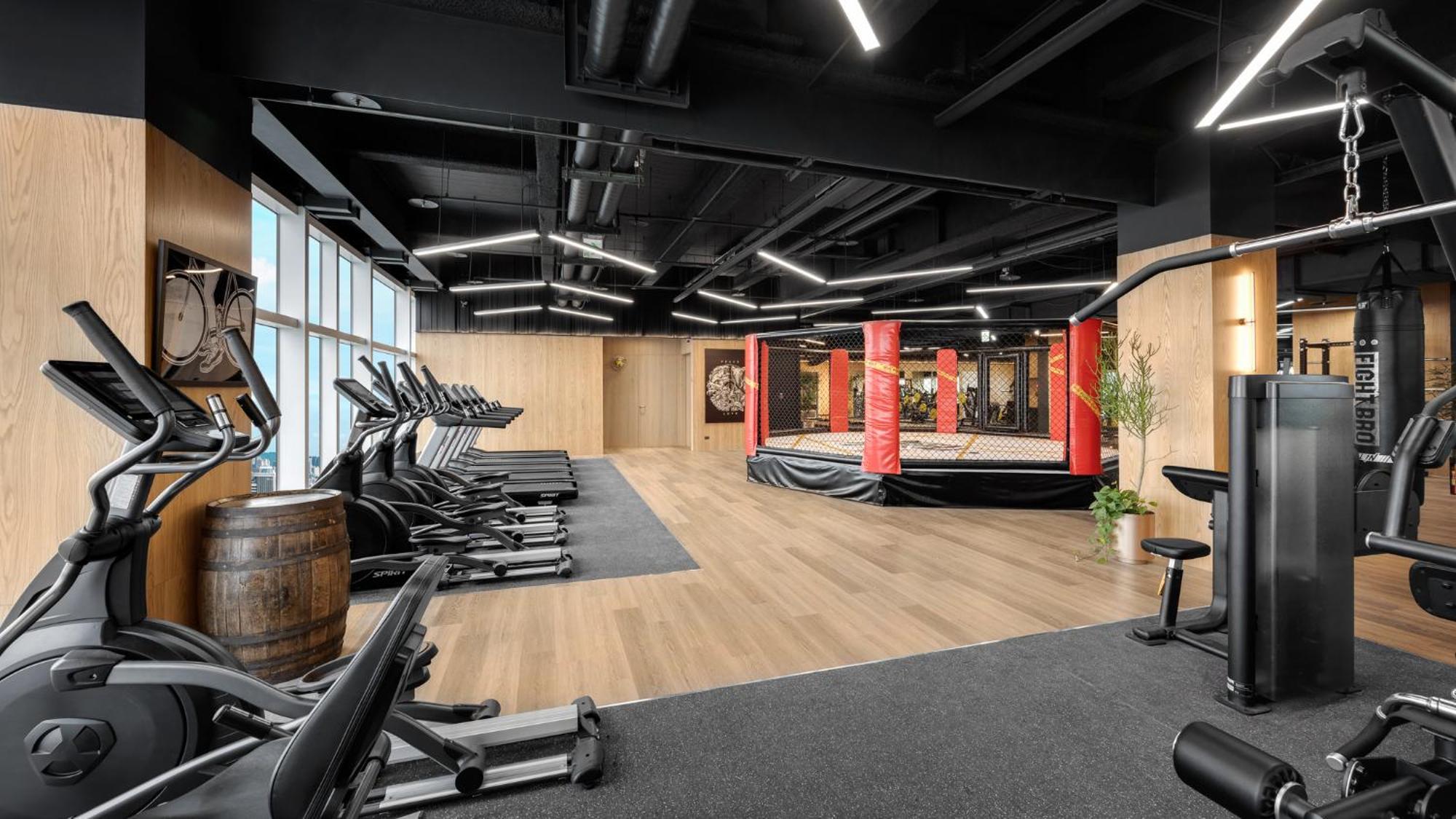 Tai Urban Resort Гаосюн Экстерьер фото The gym at the 1000m² sports and wellness centre